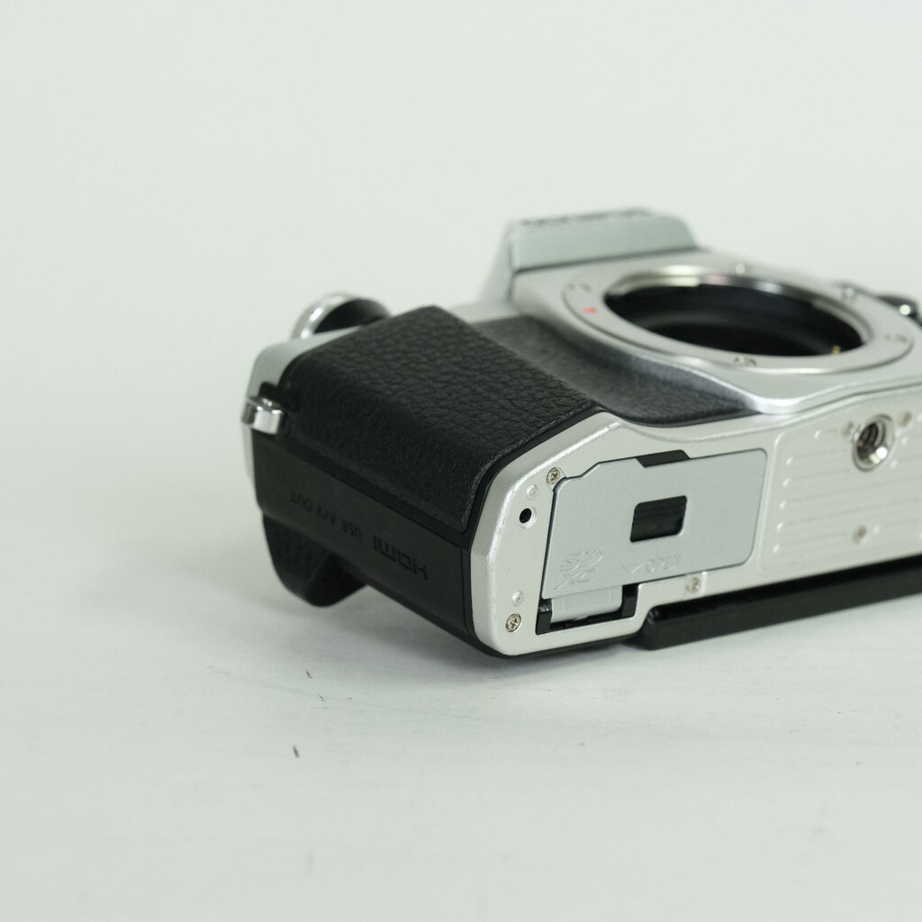 OLYMPUS OM-D E-M10 Mark II