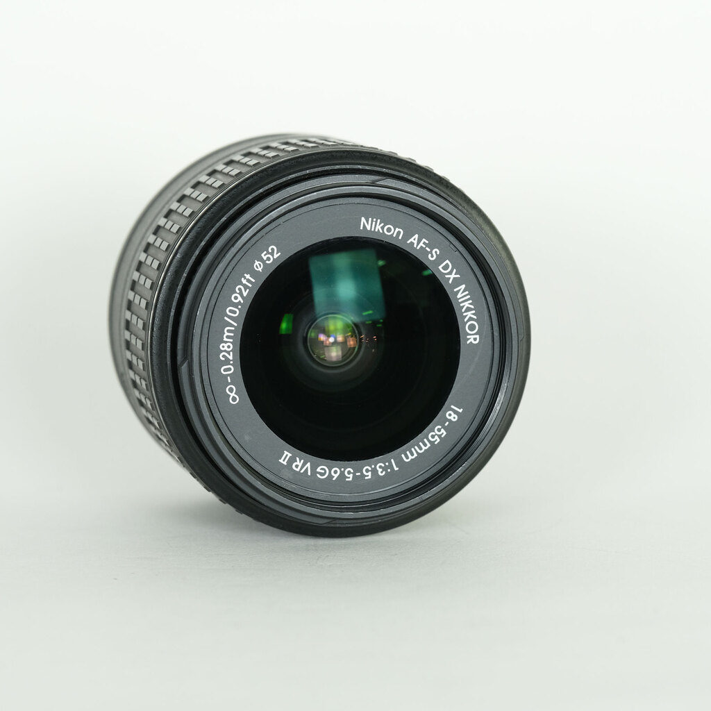 Nikon AF-S DX NIKKOR 18-55mm f3.5-5.6G VR II