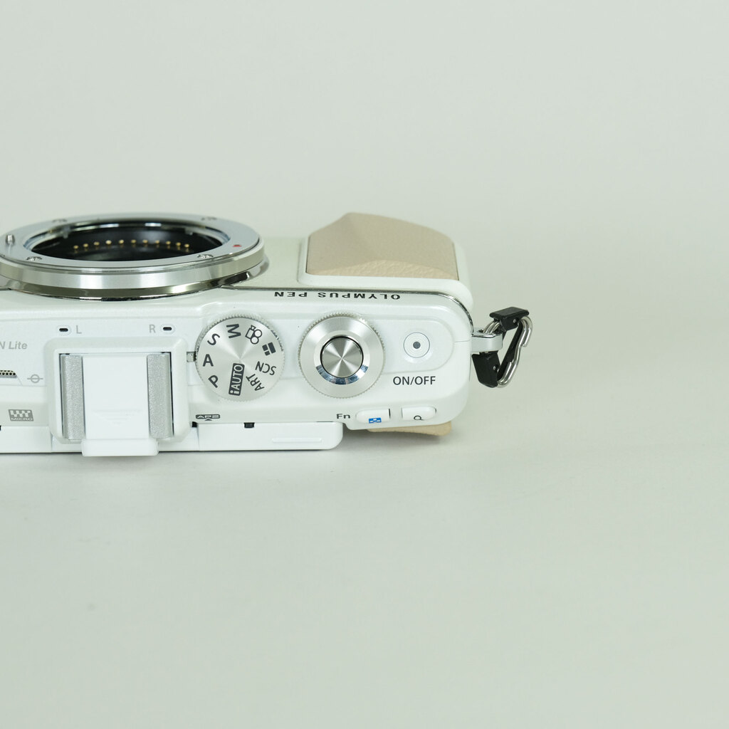 OLYMPUS PEN Lite E-PL7 ボディ ホワイト