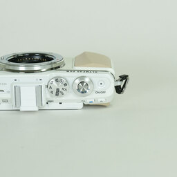 OLYMPUS PEN Lite E-PL7 ボディ ホワイト