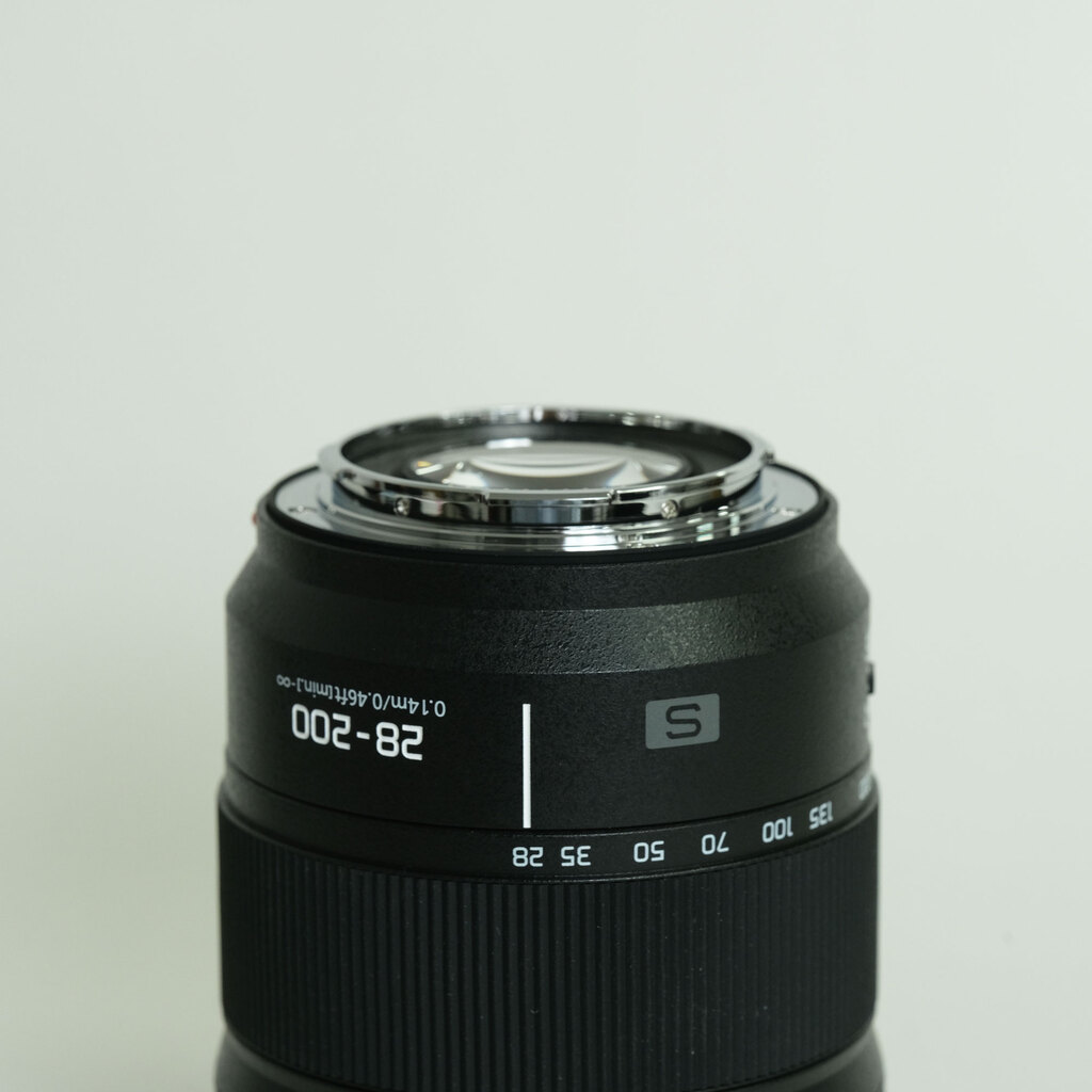 Panasonic LUMIX S 28-200mm F4-7.1 MACRO O.I.S.