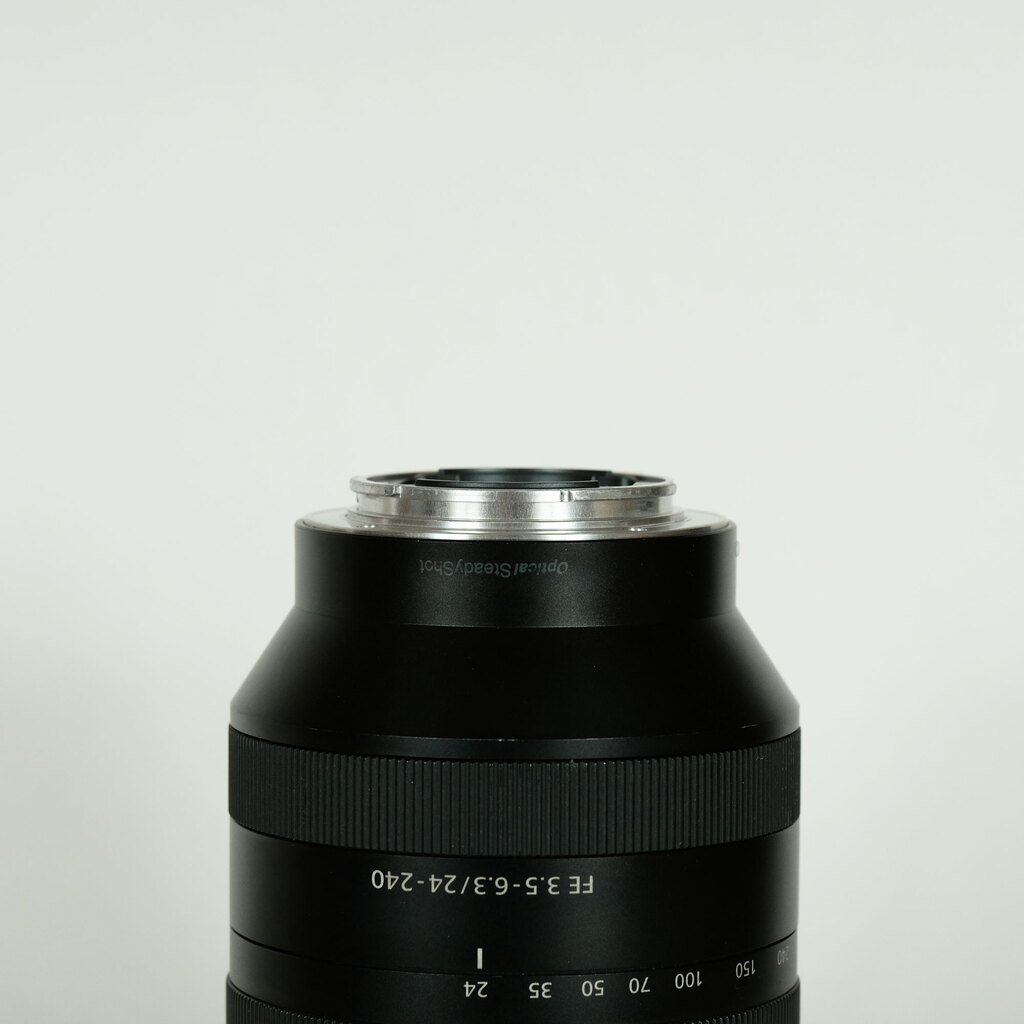 SONY FE 24-240mm F3.5-6.3 OSS SEL24240