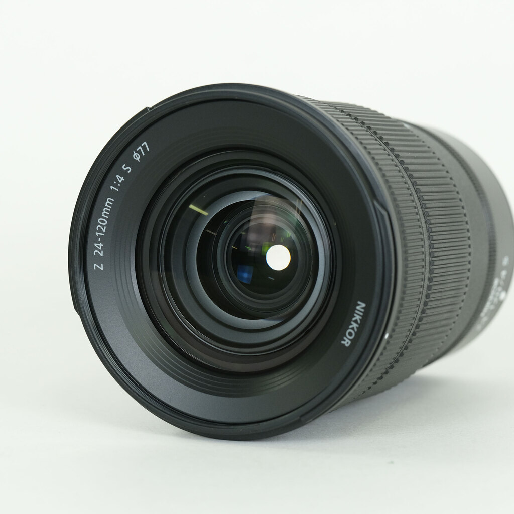 Nikon NIKKOR Z 24-120mm f/4 S Nikon NIKKOR Z 24-120mm f/4 S