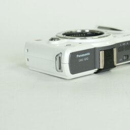 Panasonic LUMIX DMC-GF2-K ボディ ホワイト