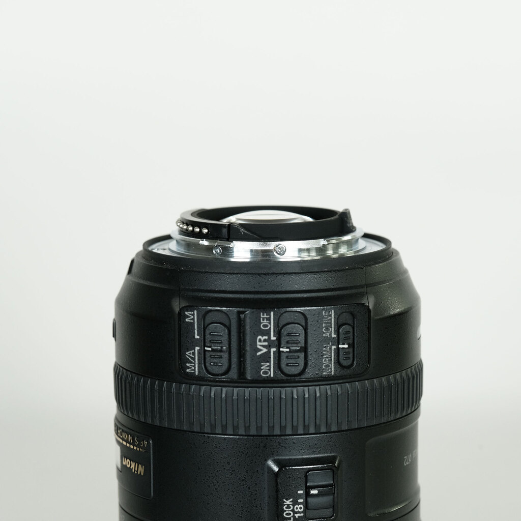Nikon AF-S DX NIKKOR 18-200mm F3.5-5.6G ED VR II