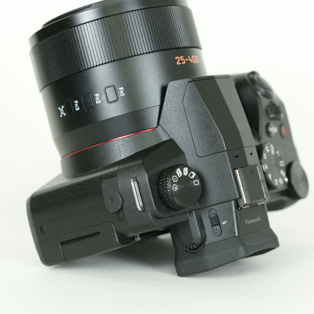Panasonic LUMIX DC-FZ1000M2