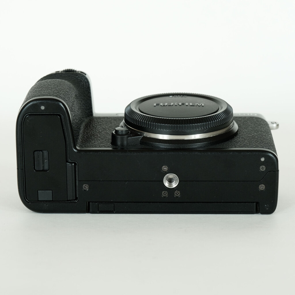 FUJIFILM X-S10