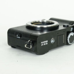FUJIFILM X-E5