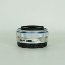 OLYMPUS M.ZUIKO DIGITAL 17mm F2.8 シルバー