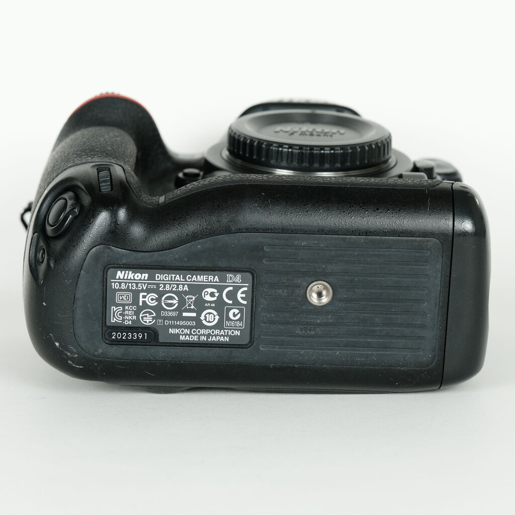 Nikon D4