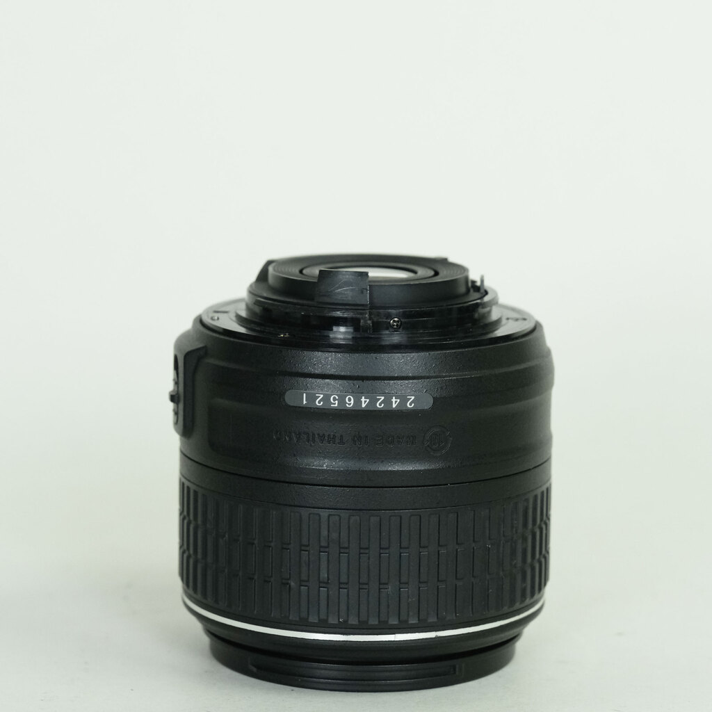Nikon AF-S DX NIKKOR 18-55mm f3.5-5.6G VR II