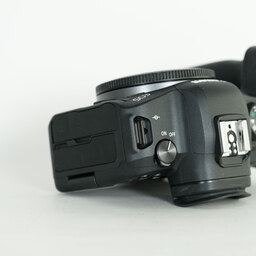 Canon EOS R6 Canon EOS R6