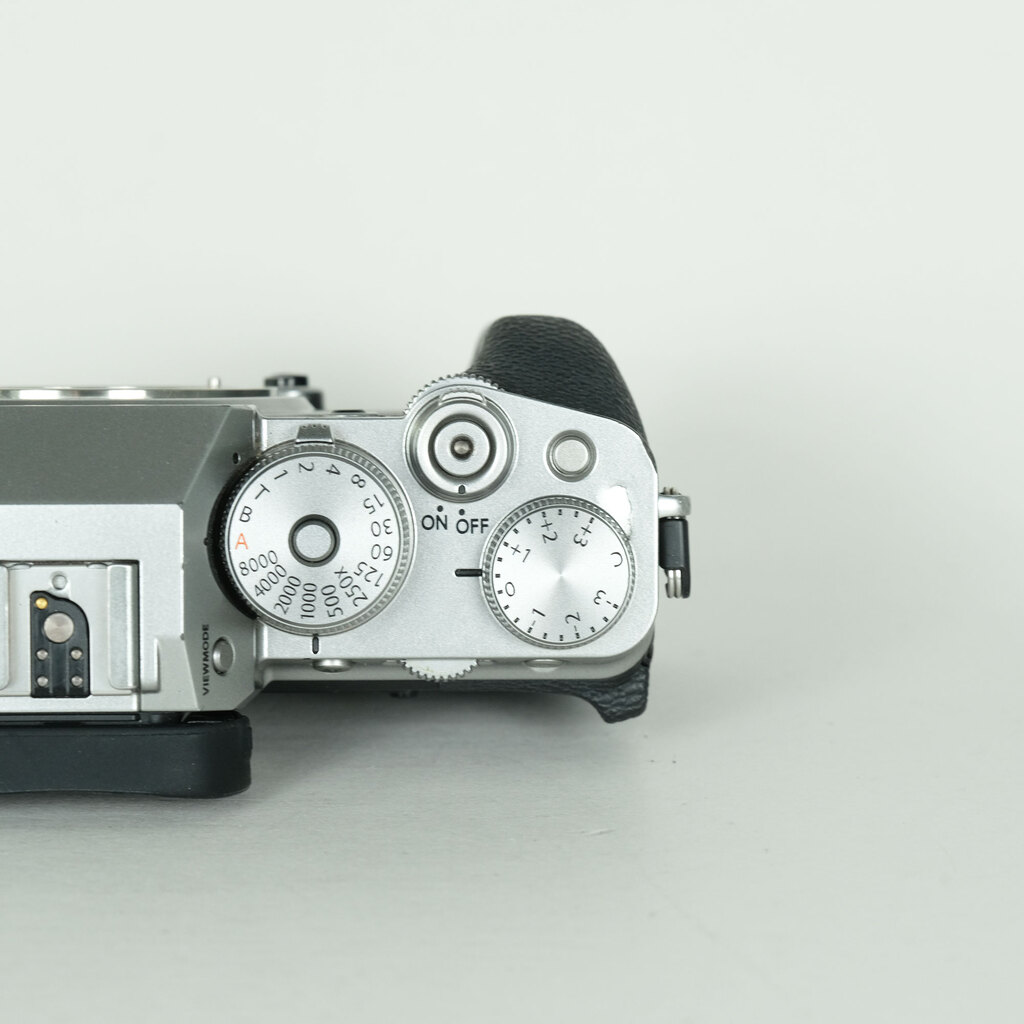 FUJIFILM X-T4 FUJIFILM X-T4