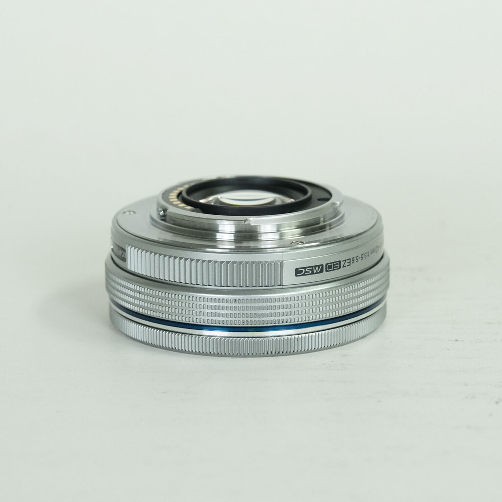 OLYMPUS M.ZUIKO DIGITAL ED 14-42mm F3.5-5.6 EZ シルバー