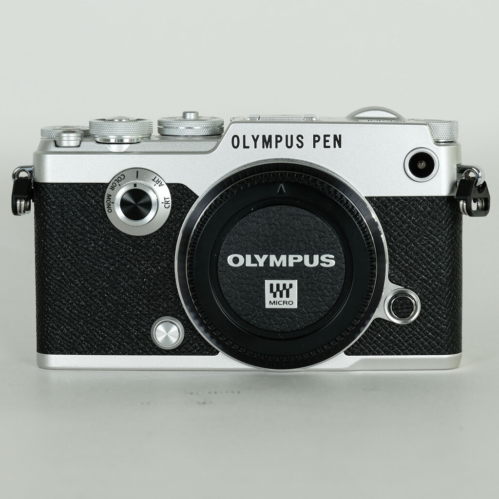 OLYMPUS PEN-F