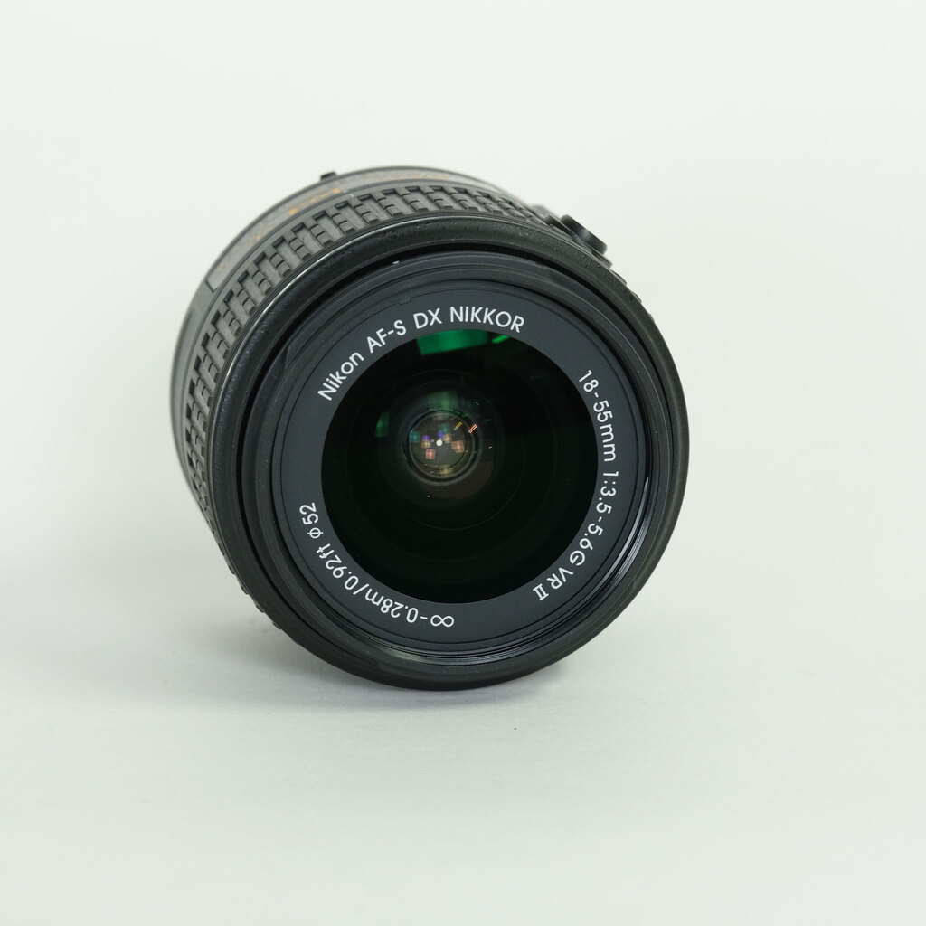 Nikon AF-S DX NIKKOR 18-55mm f3.5-5.6G VR II