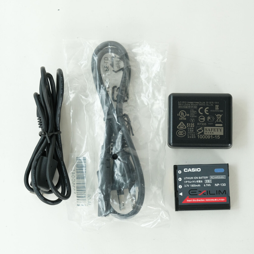 CASIO EXILIM EX-FC300SWE ホワイト