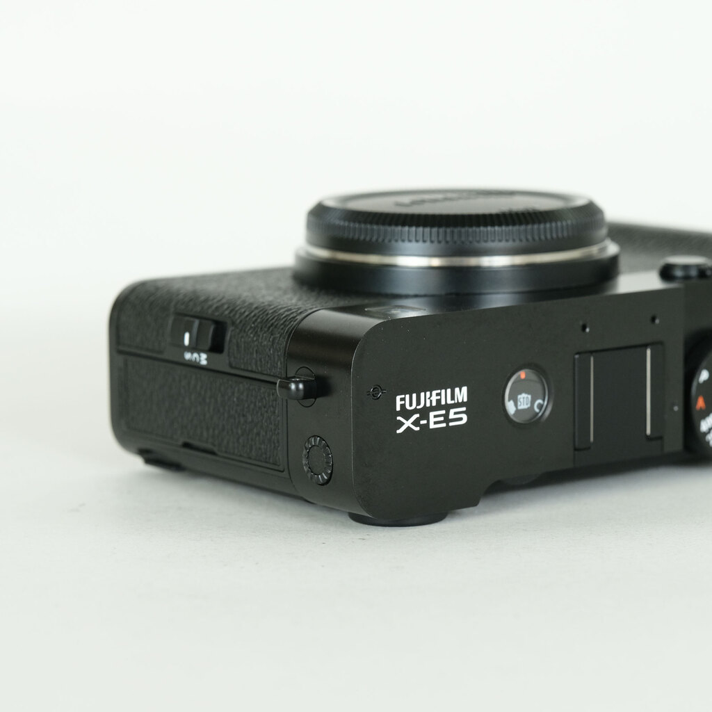 FUJIFILM X-E5