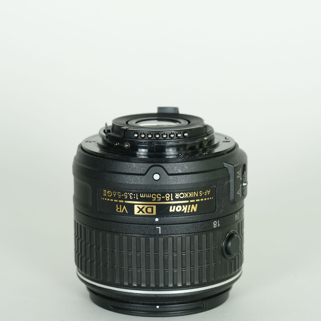 Nikon AF-S DX NIKKOR 18-55mm f3.5-5.6G VR II
