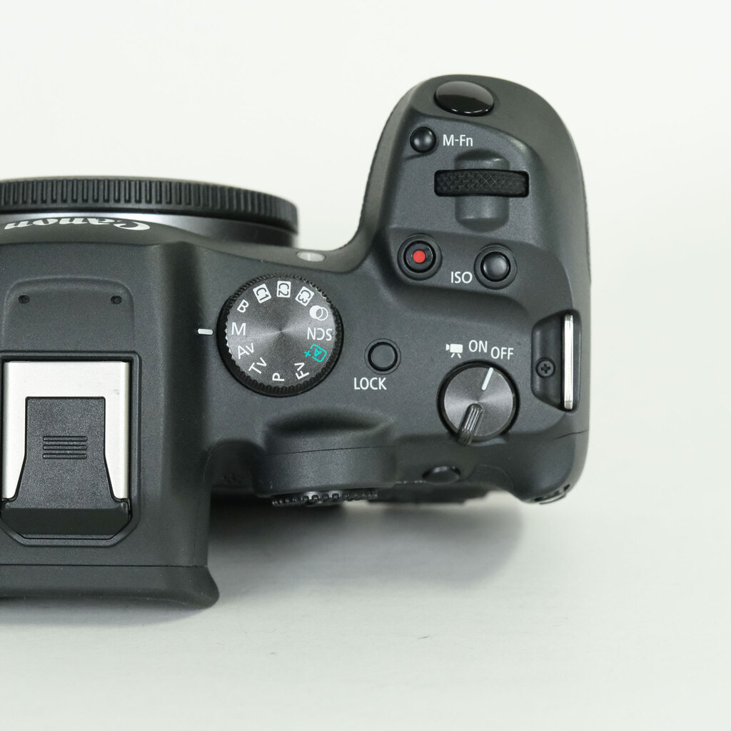 Canon EOS R7 Canon EOS R7