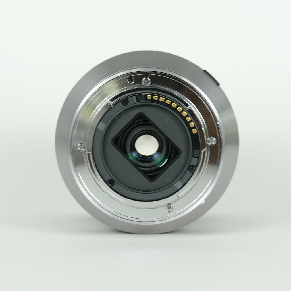 SONY E18-200mm F3.5-6.3 OSS SEL18200の出品 | ONE SCENE（ワンシーン）