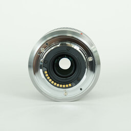 Panasonic LUMIX G VARIO 45-150mm / F4.0-5.6 ASPH. / MEGA O.I.S. Panasonic LUMIX G VARIO 45-150mm / F4.0-5.6 ASPH. / MEGA O.I.S.