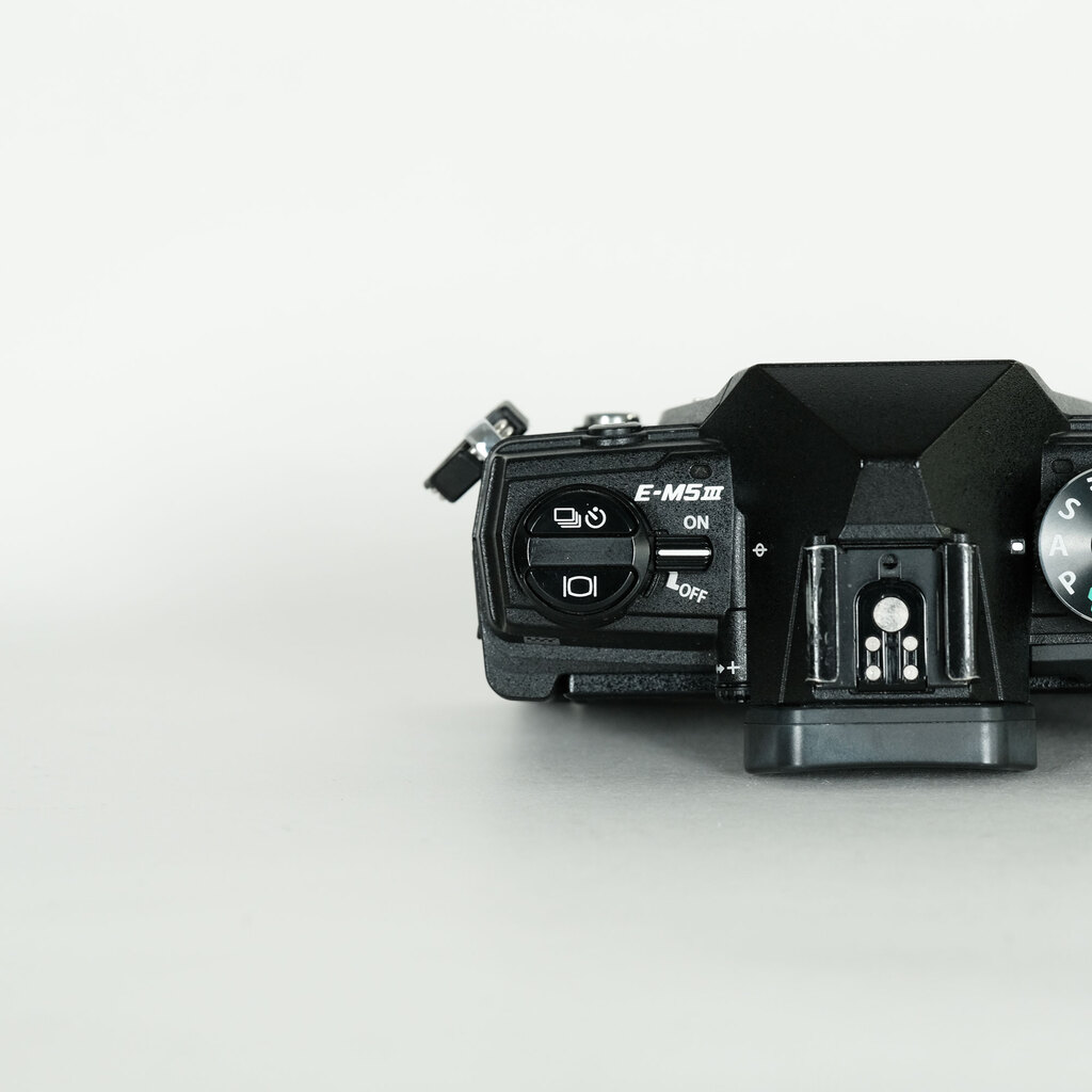 OLYMPUS OM-D E-M5 Mark III