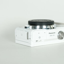 Panasonic LUMIX DMC-GF6-W ボディ ホワイト