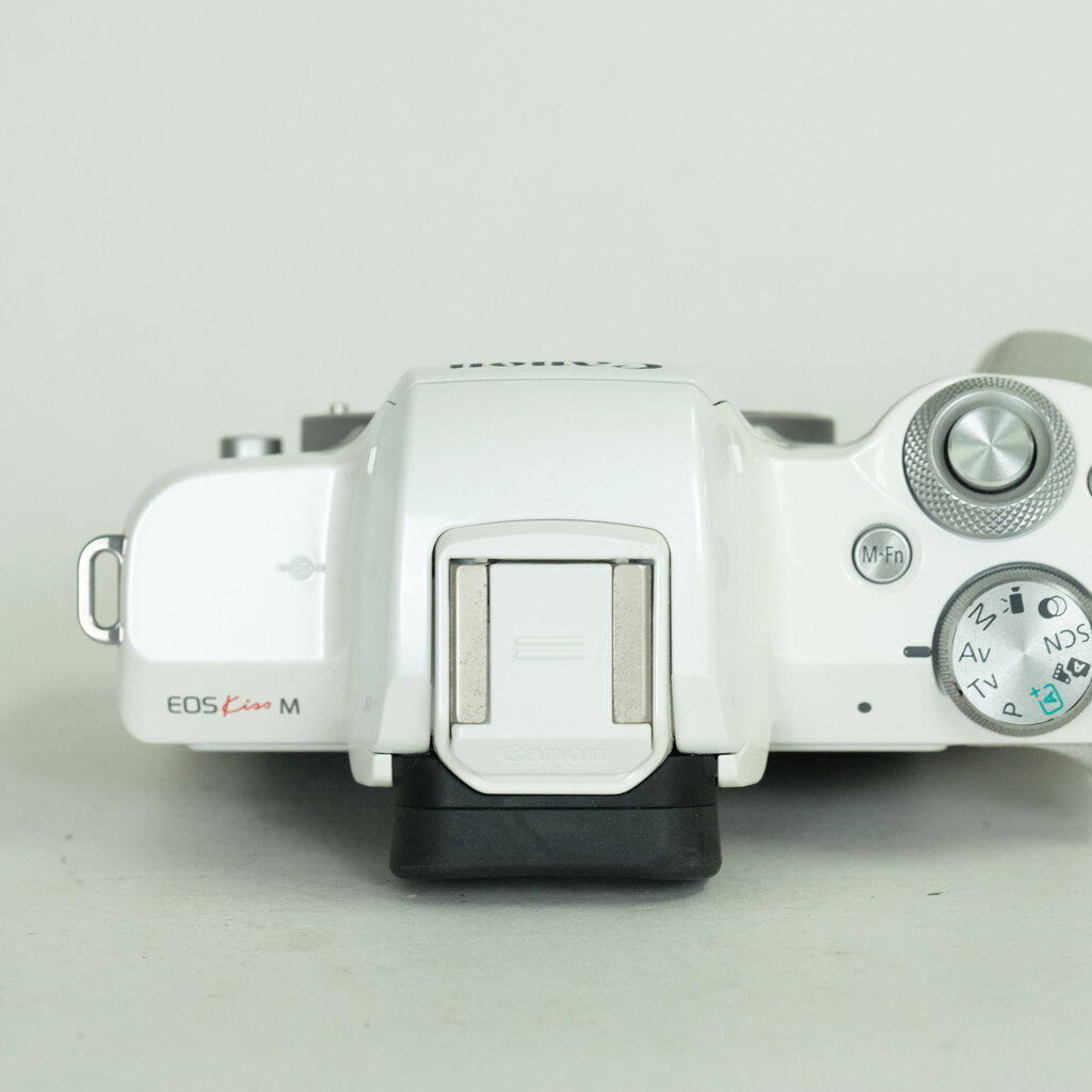 Canon EOS Kiss M