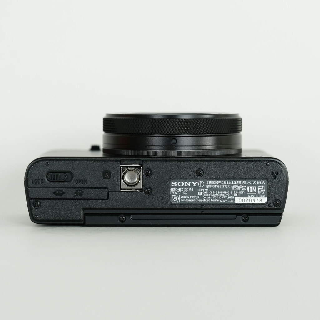 SONY Cyber-shot DSC-RX100M6