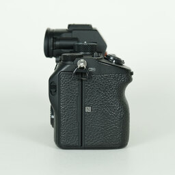 SONY α7 III(ILCE-7M3) SONY α7 III(ILCE-7M3)