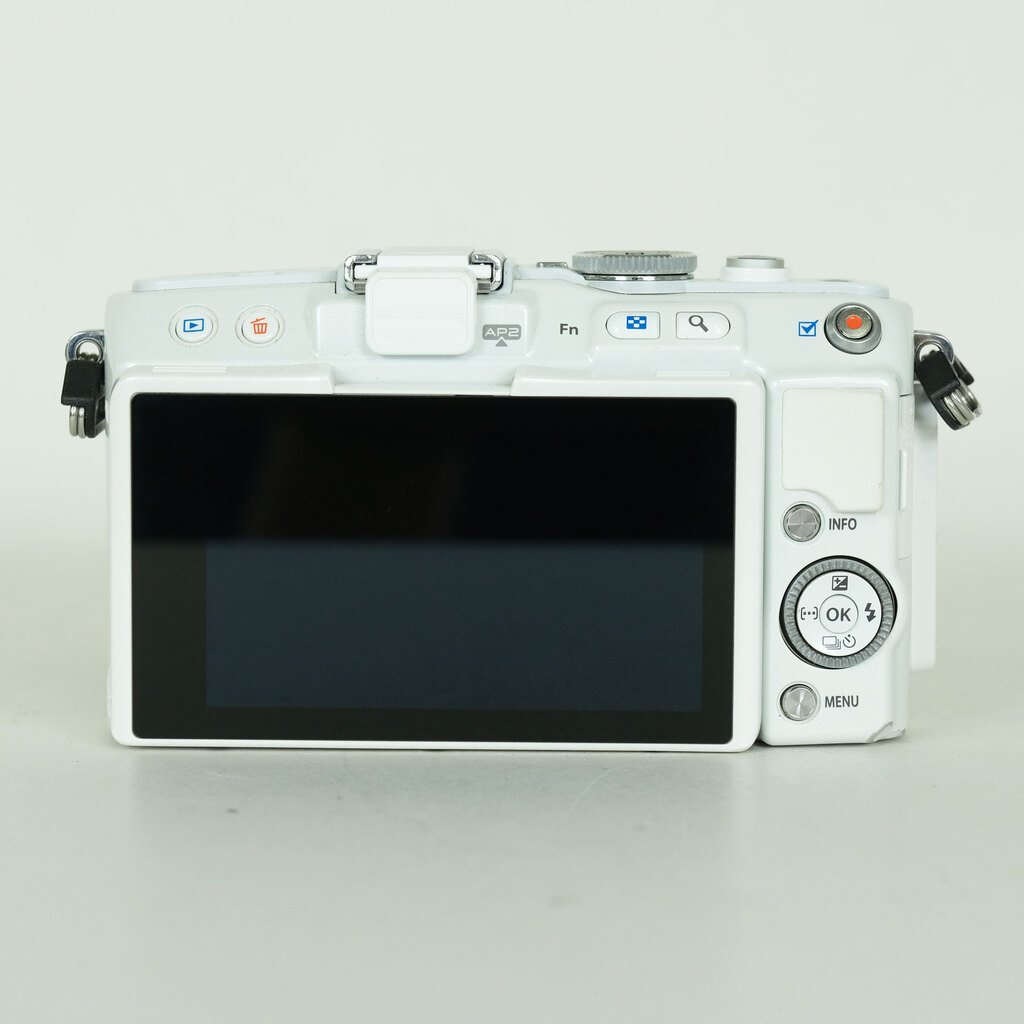 OLYMPUS PEN Lite E-PL6 ボディ ホワイト