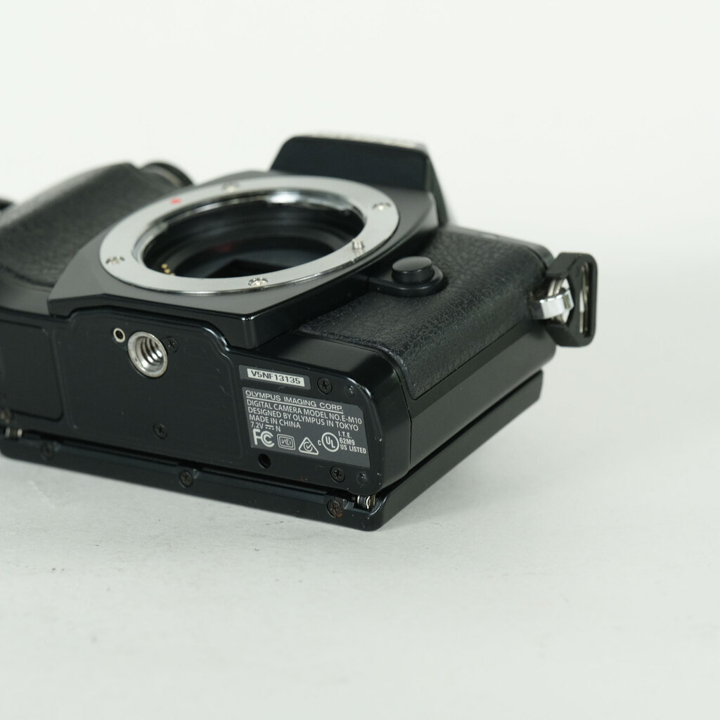 OLYMPUS OM-D E-M10 ボディ ブラックの出品 | ONE SCENE（ワンシーン）
