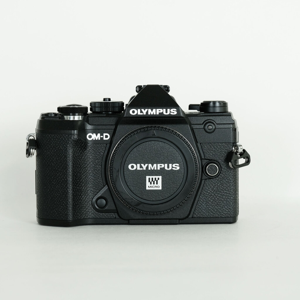 OLYMPUS OM-D E-M5 Mark III