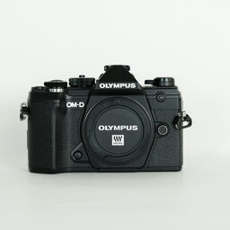OLYMPUS OM-D E-M5 Mark III