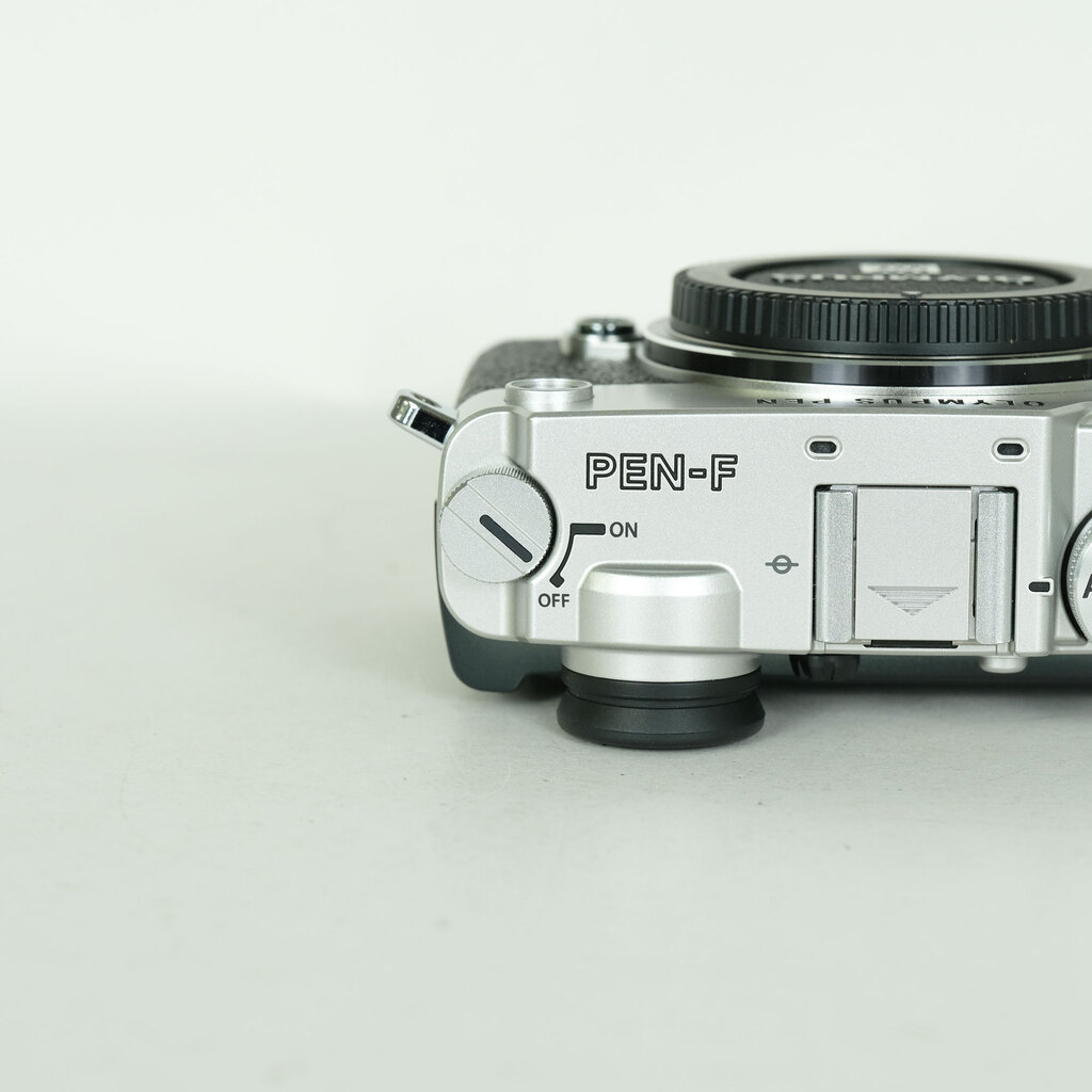 OLYMPUS PEN-F
