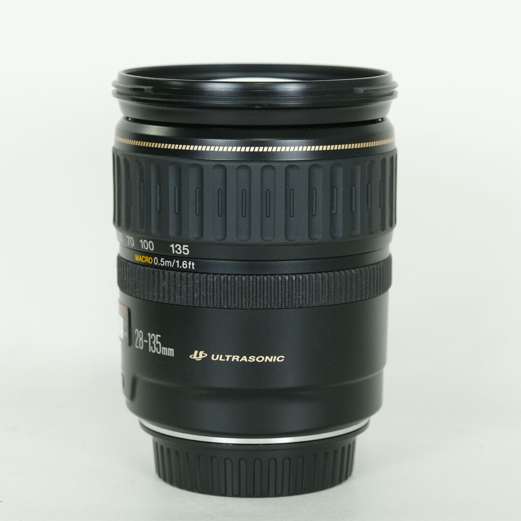 Canon EF28-135mm F3.5-5.6 IS USM