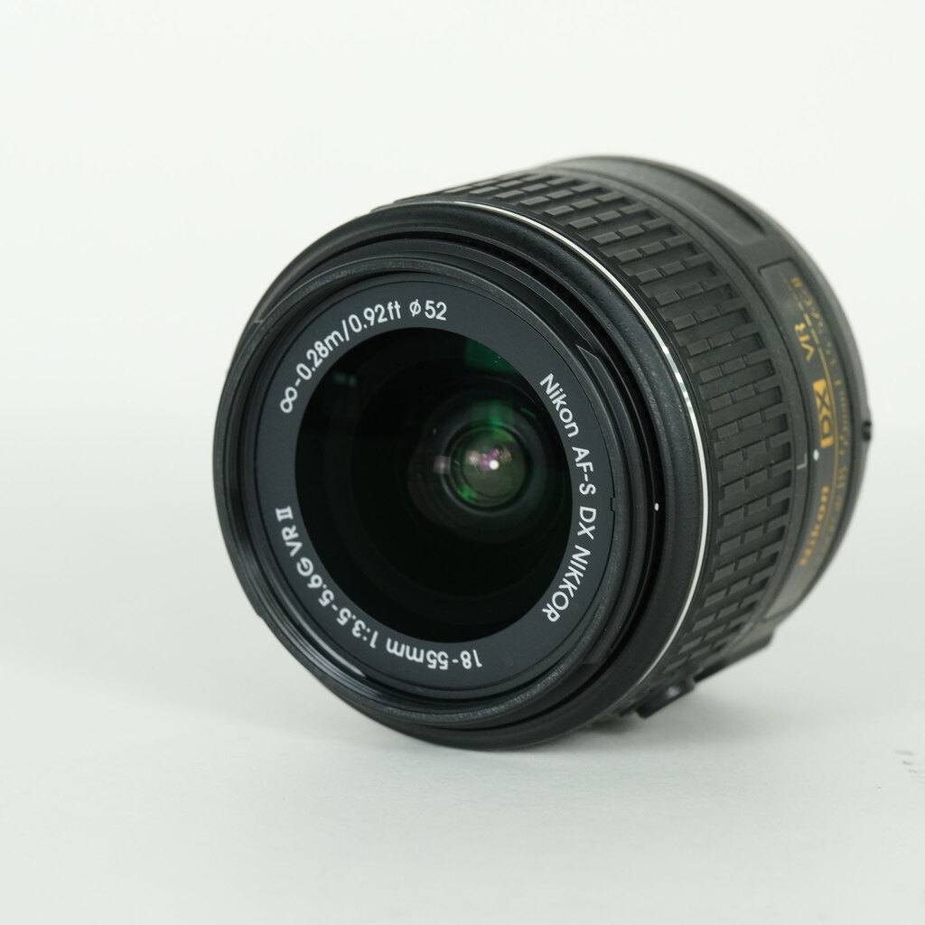 Nikon AF-S DX NIKKOR 18-55mm f3.5-5.6G VR IIの出品 | ONE SCENE