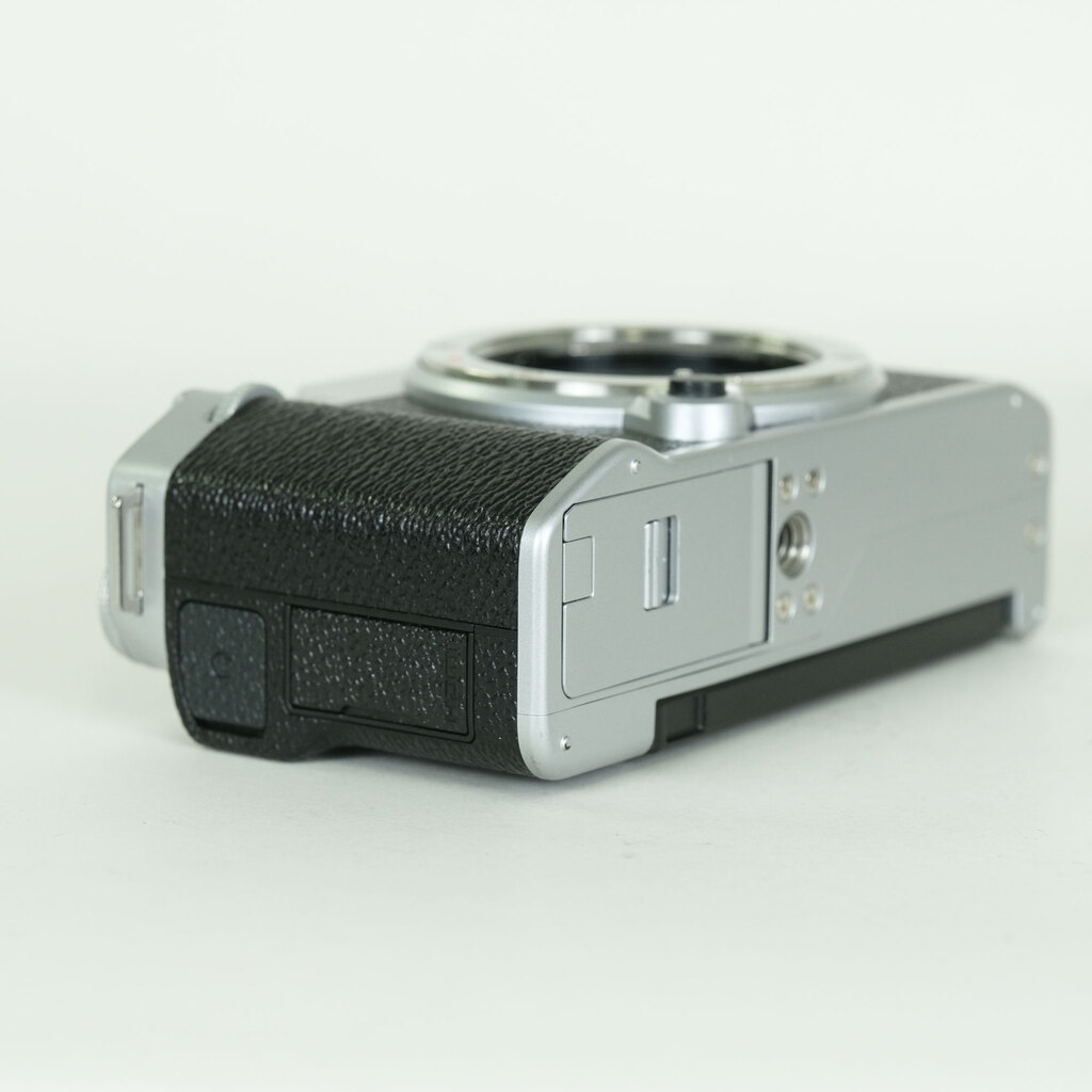 FUJIFILM X-M5