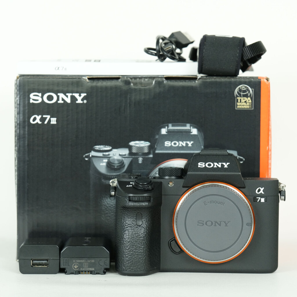 SONY α7 III（ILCE-7M3）の出品 | ONE SCENE（ワンシーン）