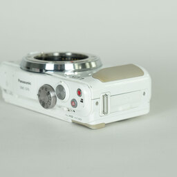 Panasonic LUMIX DMC-GF6-W ボディ ホワイト