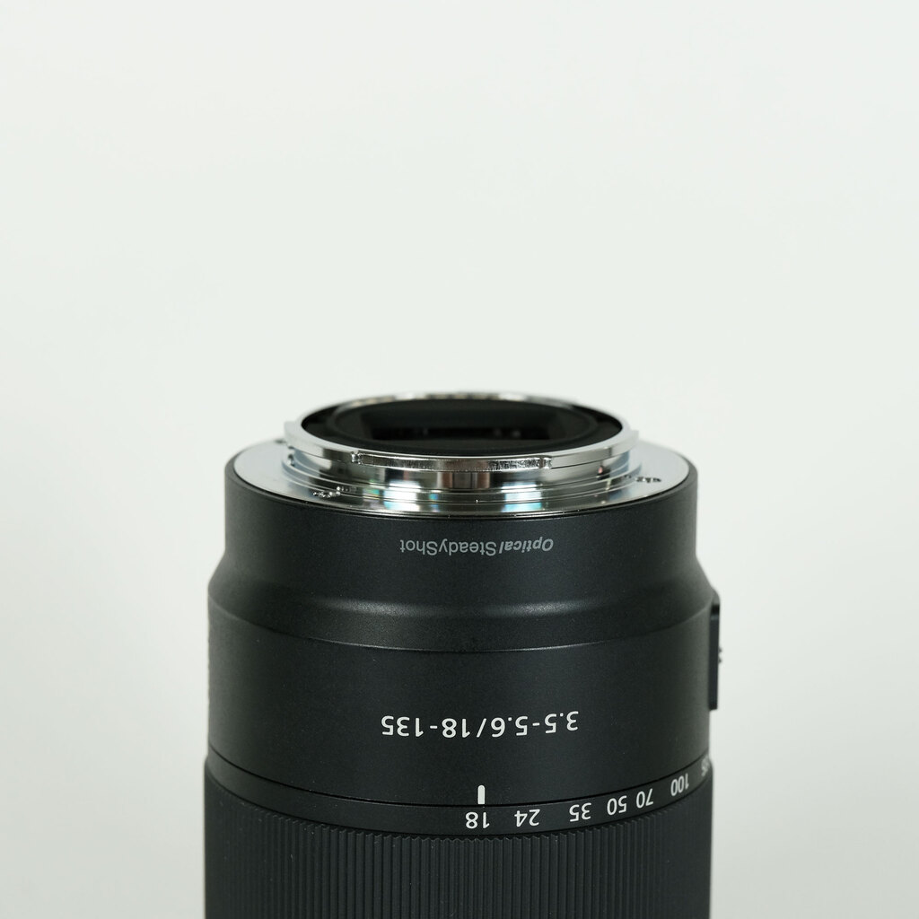 SONY E 18-135mm F3.5-5.6 OSS SEL18135