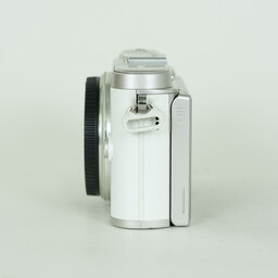 OLYMPUS PEN E-PL9