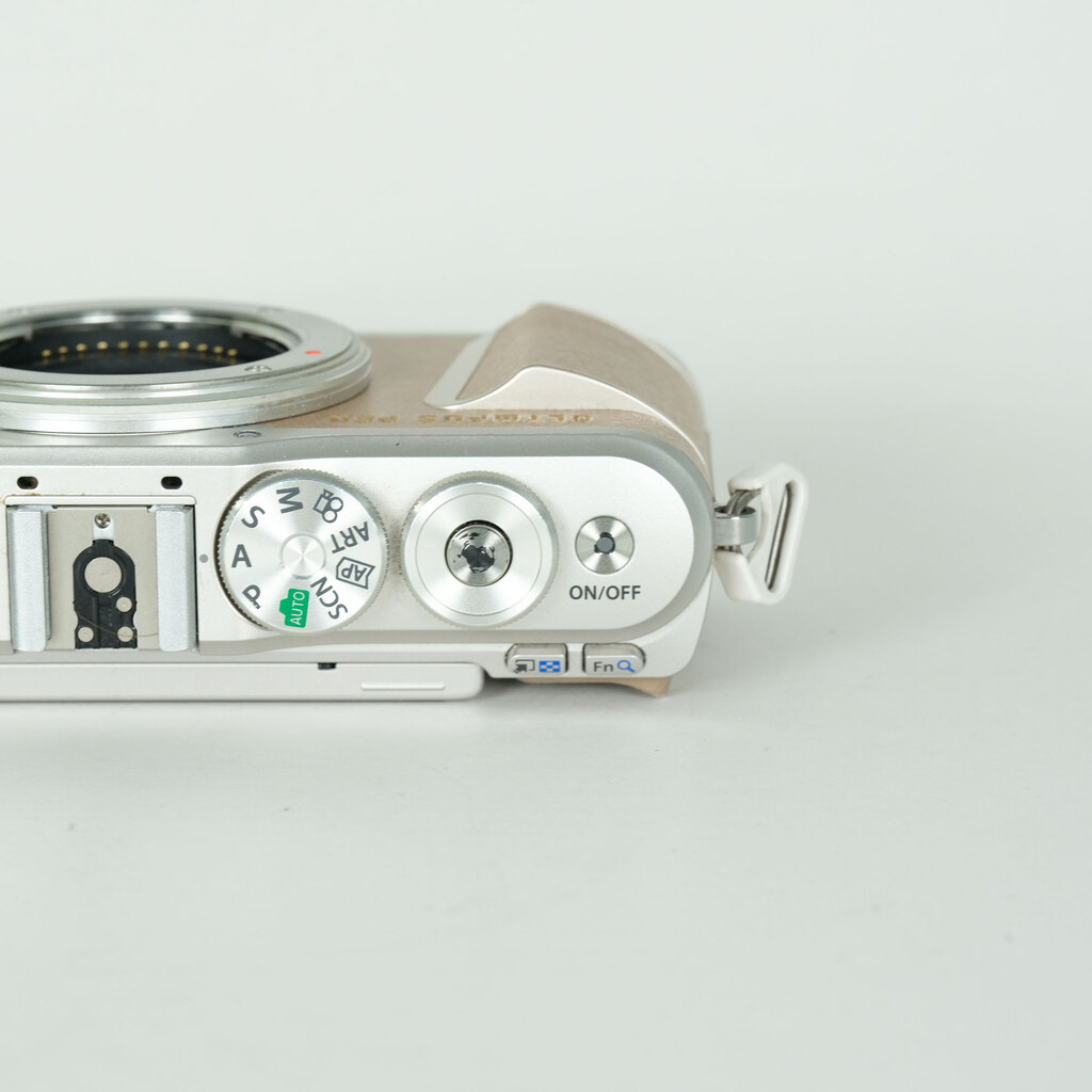 OLYMPUS PEN E-PL9