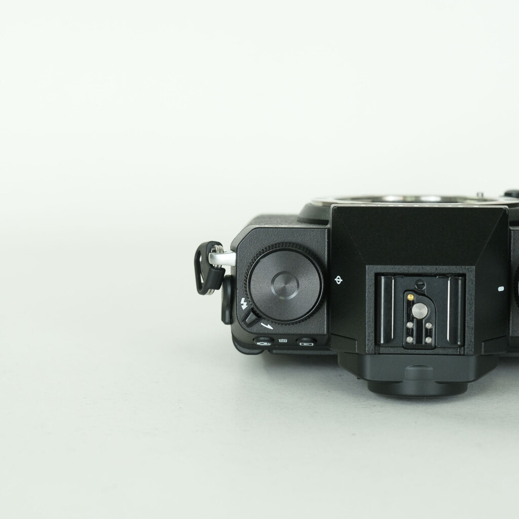 FUJIFILM X-S20