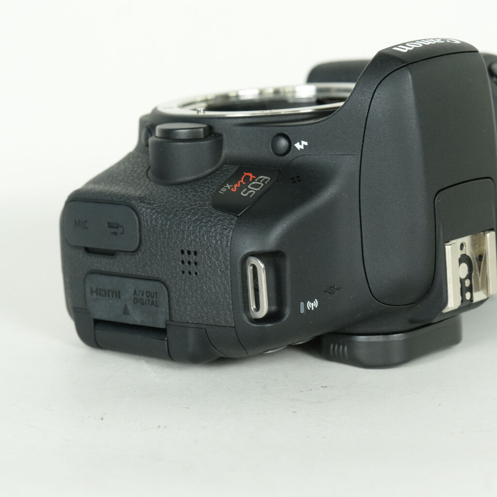 Canon EOS Kiss X8iの出品 | ONE SCENE（ワンシーン）