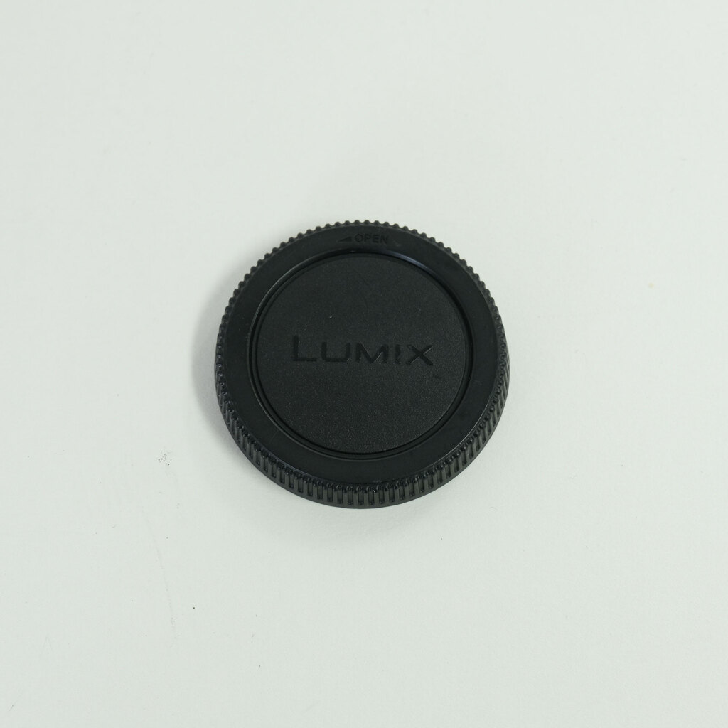 Panasonic LEICA DG NOCTICRON 42.5mm / F1.2 ASPH. / POWER O.I.S.