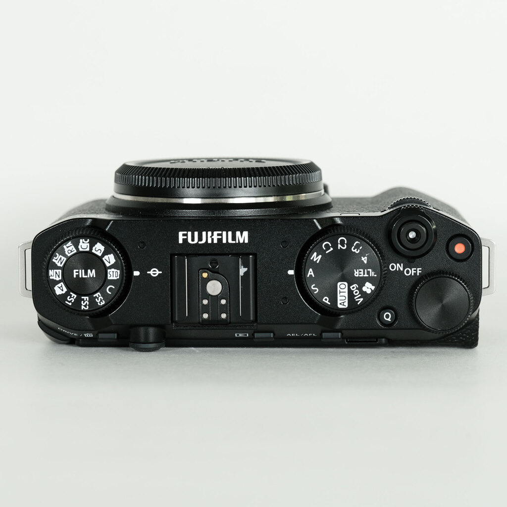 FUJIFILM X-M5
