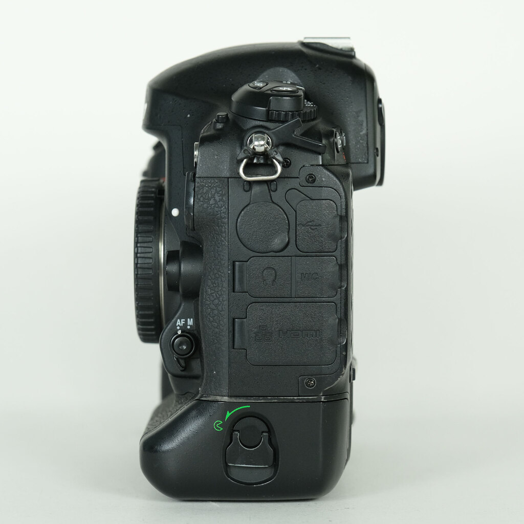 Nikon D4Sの出品 | ONE SCENE（ワンシーン）