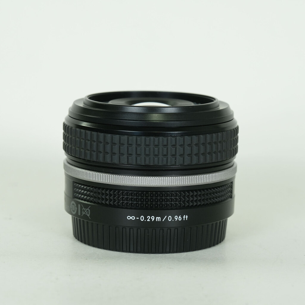 Nikon NIKKOR Z 40mm f/2 Nikon NIKKOR Z 40mm f/2